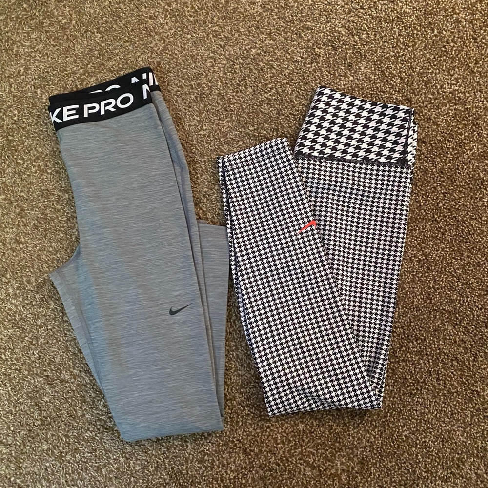 Nike Gray and Black Leggings for Active Comfort